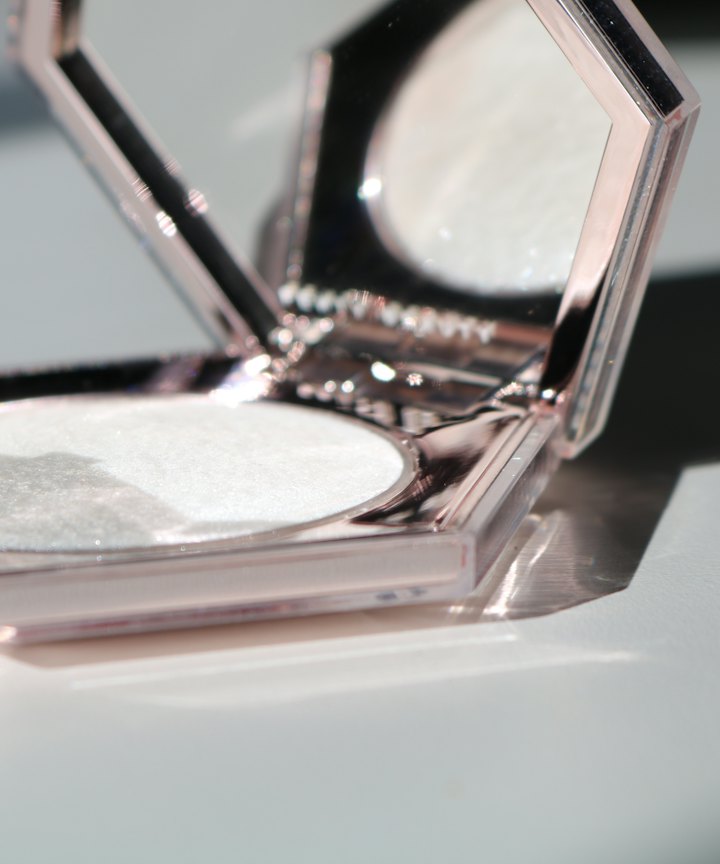 Golden Hour Highlighter by Atelier Nur